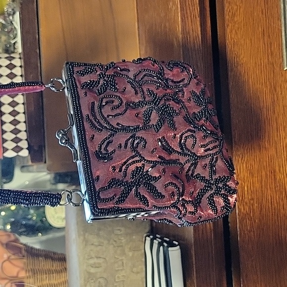 Purse - Picture 2 of 3